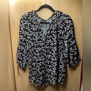 Jones New York Black and White Heart Patterned Blouse 2X